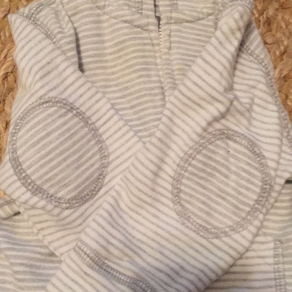 Unisex Baby Gap zip up hoodie - Picture 3 of 5